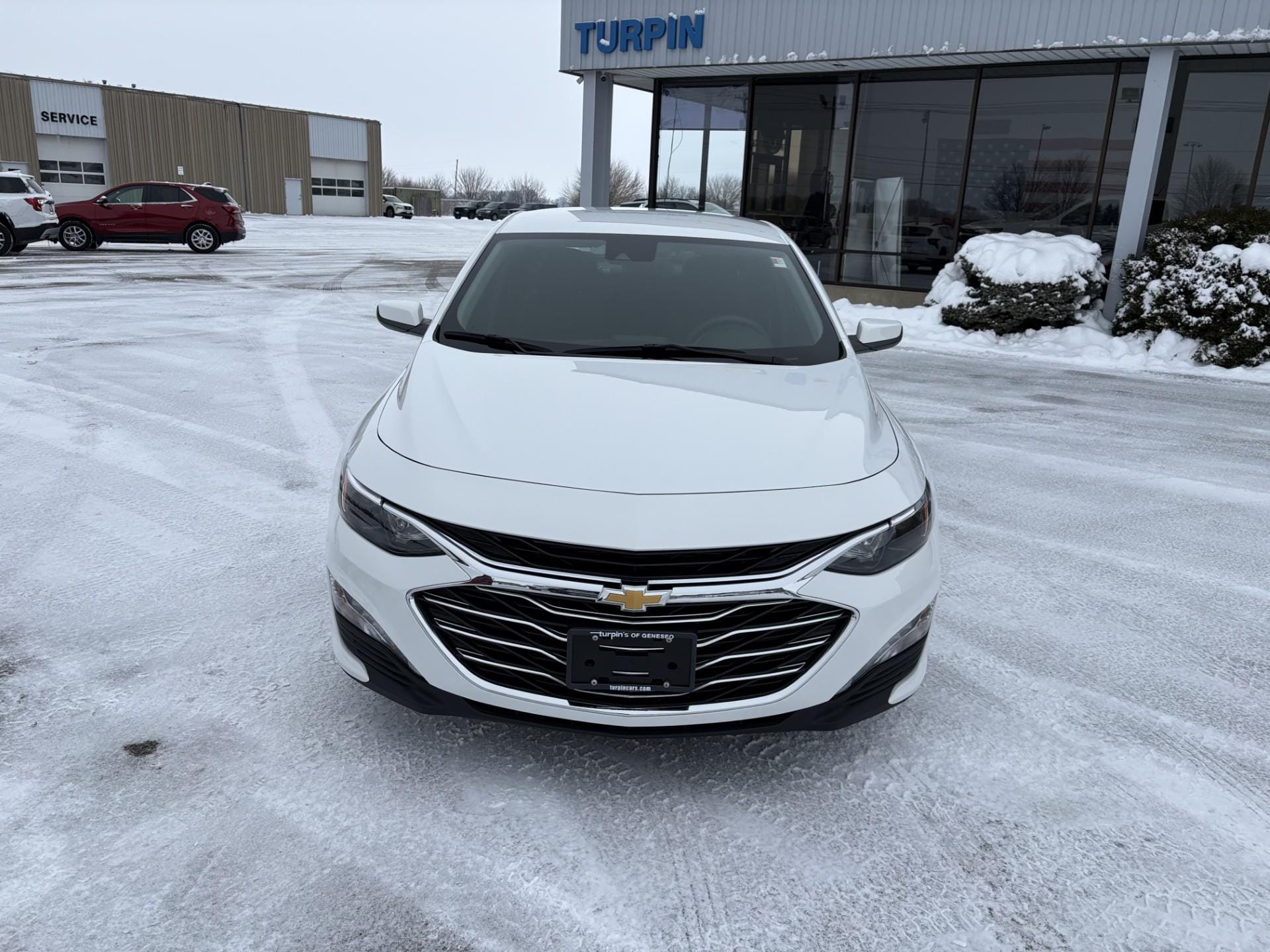 2024 Chevrolet Malibu 1LT photo 2