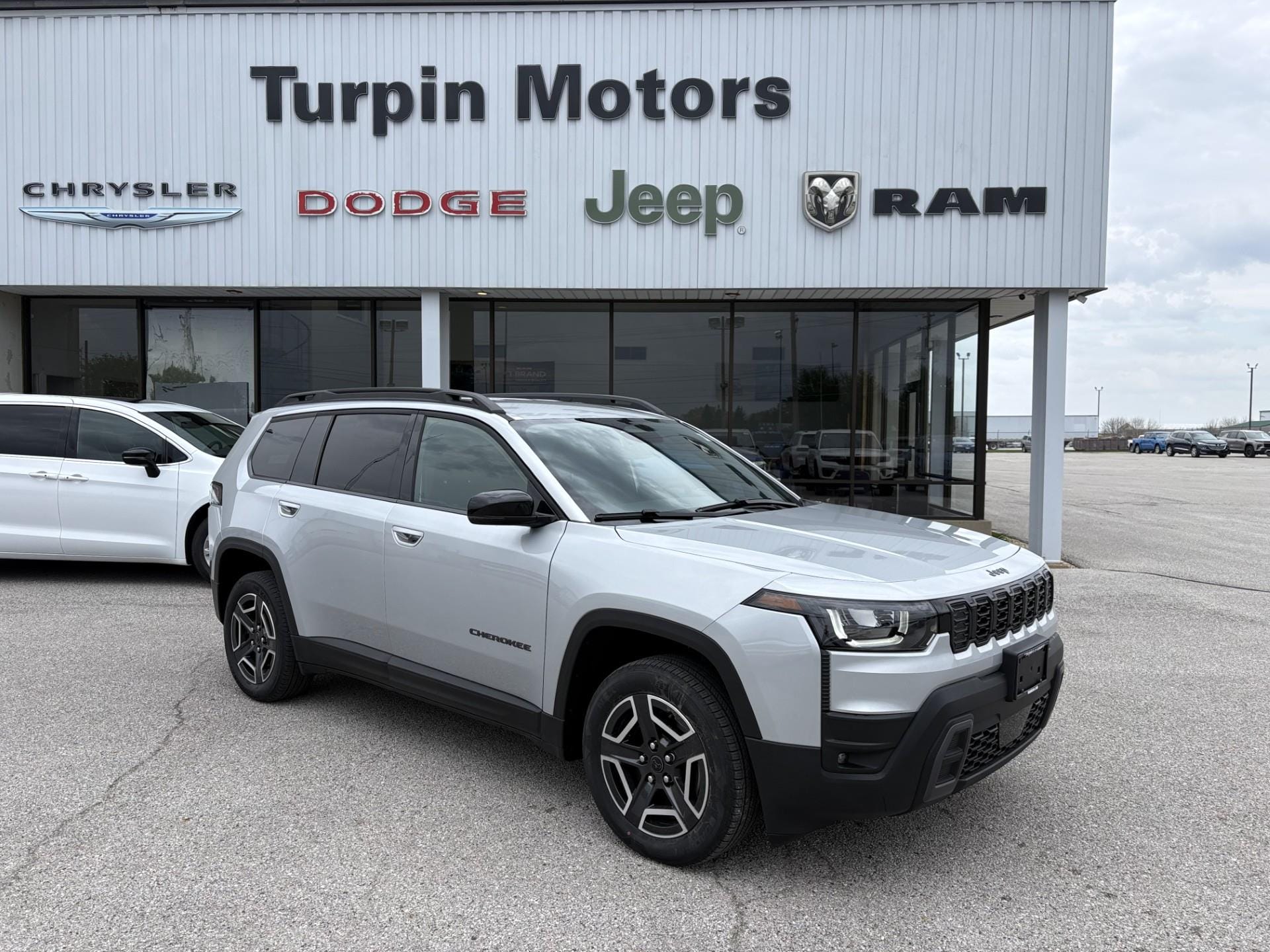 2026 Jeep Cherokee Limited HEV 4X4's photo