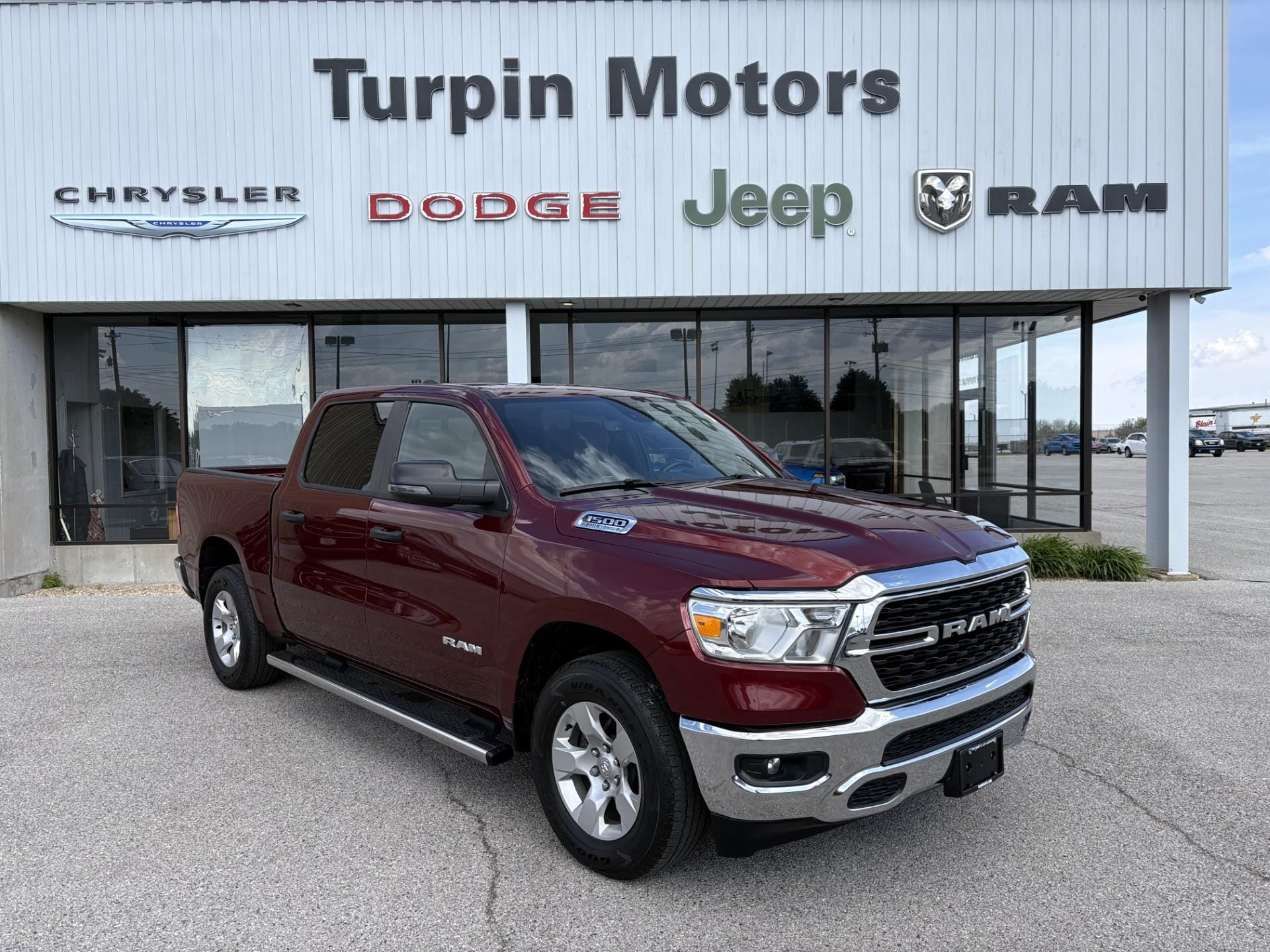 2023 RAM 1500 Big Horn/Lone Star 4x4 Crew Cab 5'7's photo