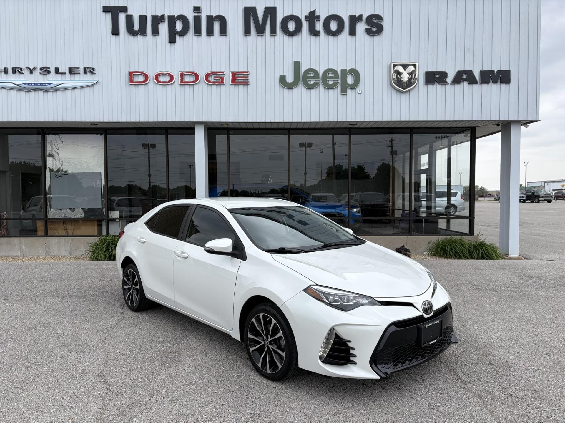 2017 Toyota Corolla SE AT's photo