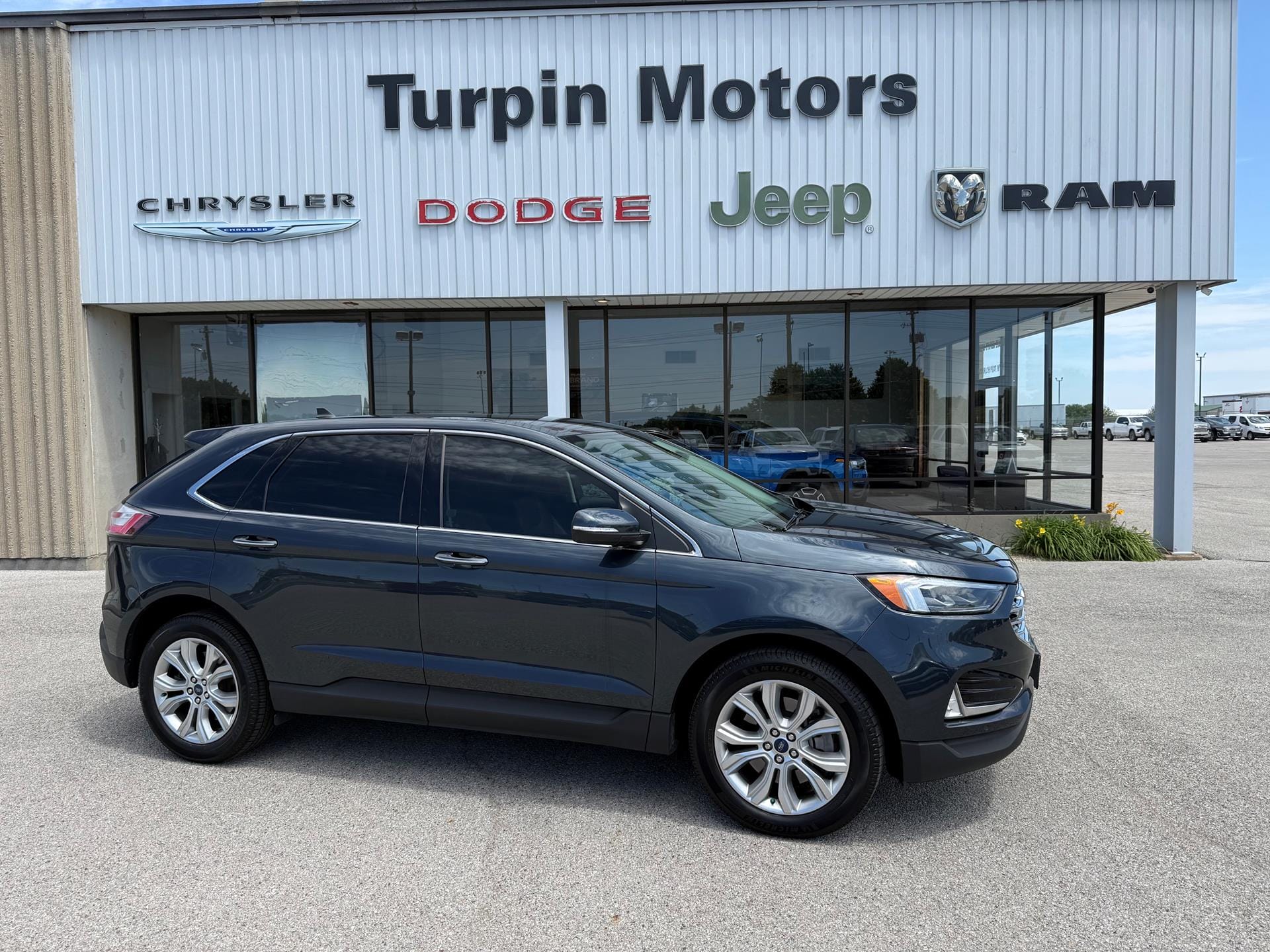 2022 Ford Edge Titanium AWD's photo