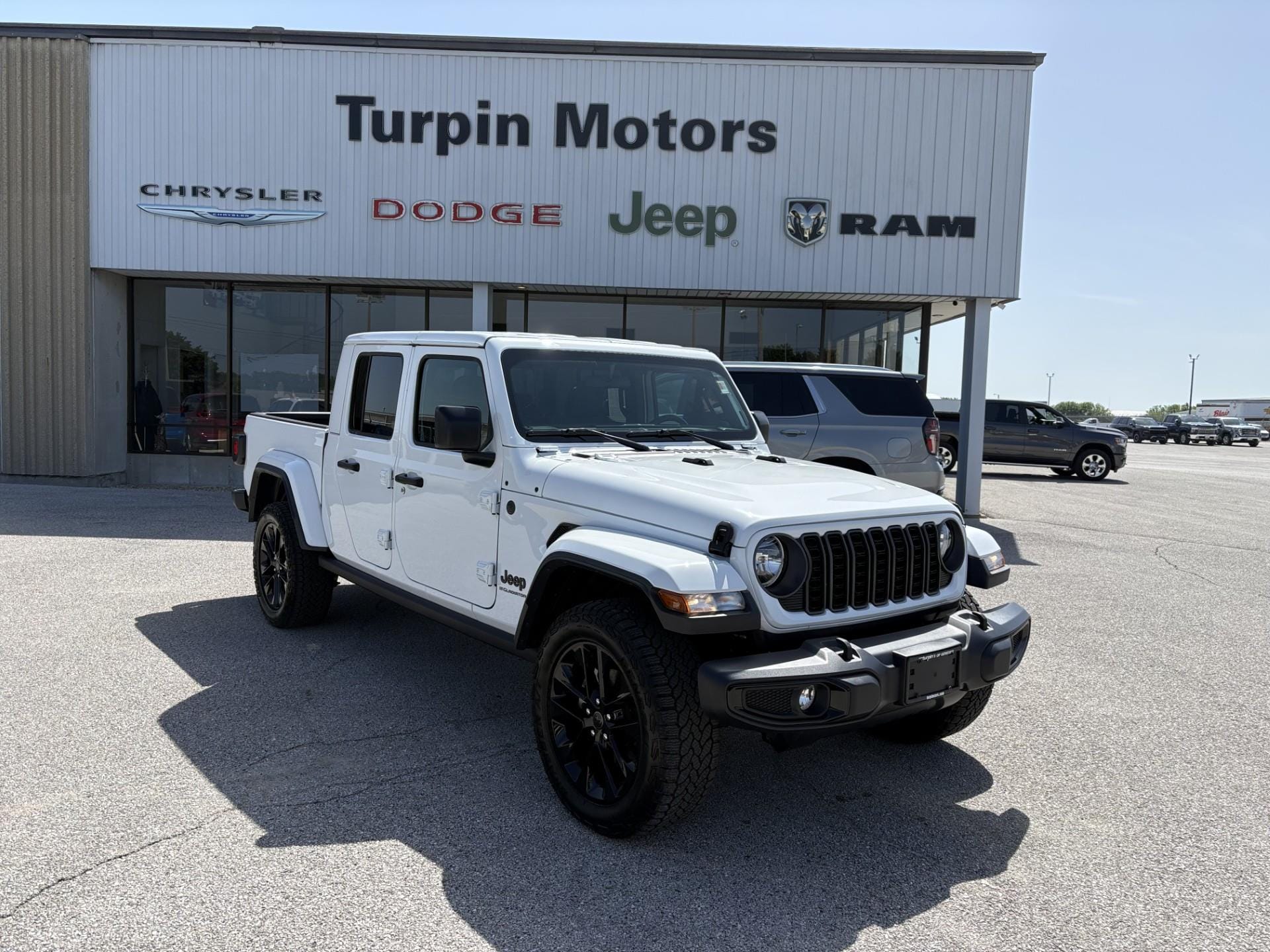 2025 Jeep Gladiator Nighthawk Auto's photo